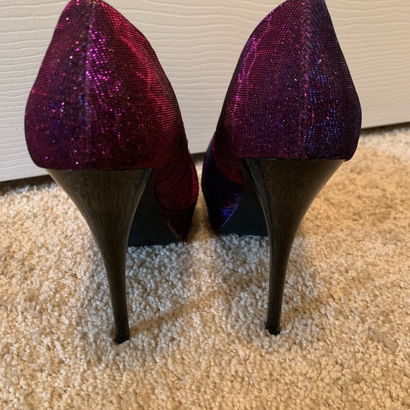 Size 8.5 sparkly iridescent platform heels - Picture 3 of 4